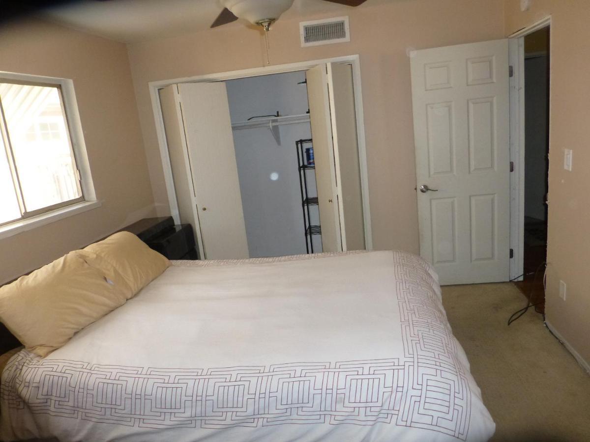 Séjour chez l'habitant Nice Northridge 4-2-2 Pool Near Csun And Pierce College *